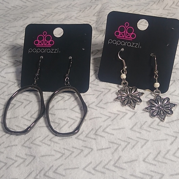 Set of 2 Paparazzi Earrings